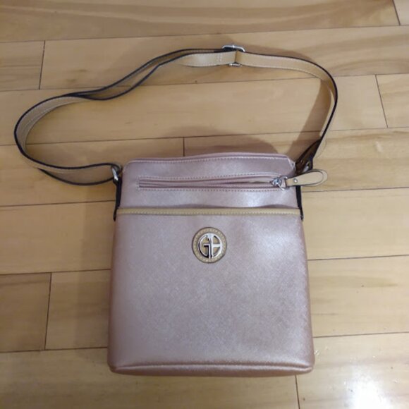 Giani Bernini: marked: shoulder bag rose color zipper closure. - Picture 1 of 5
